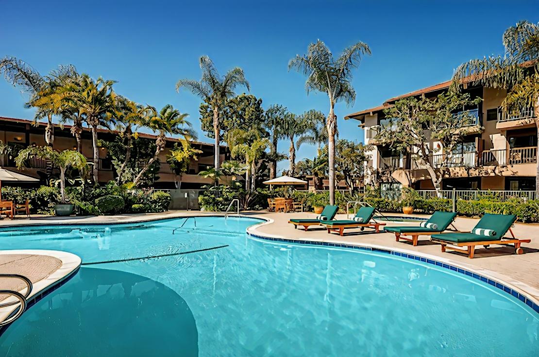 DoubleTree by Hilton Hotel Claremont