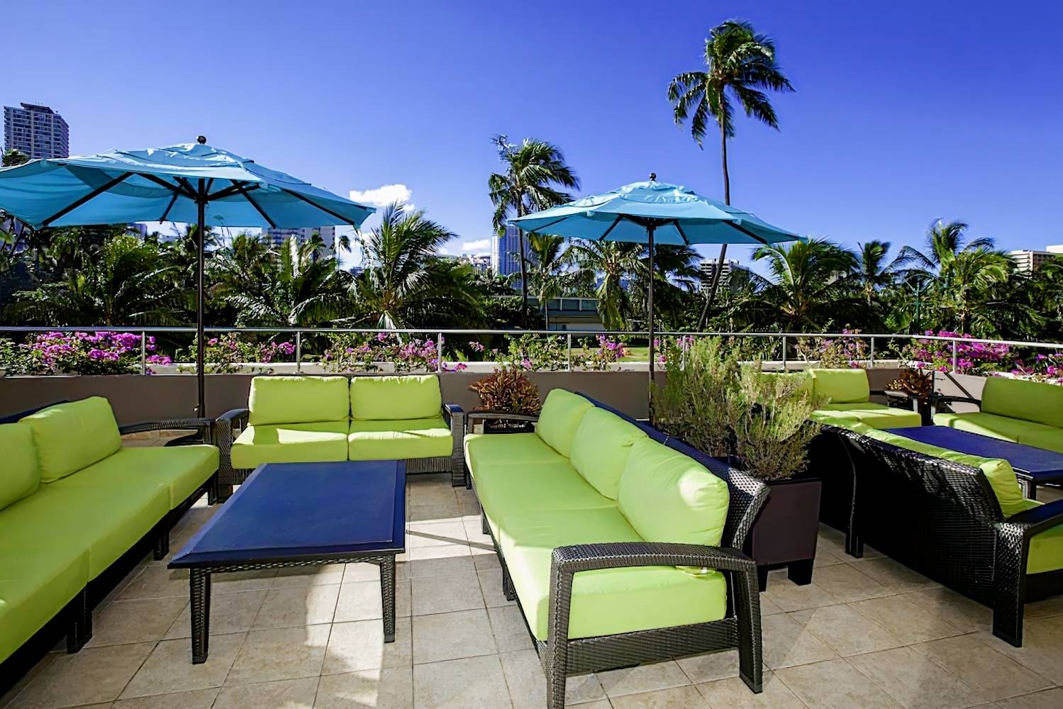 DoubleTree by Hilton Alana - Waikiki Beach