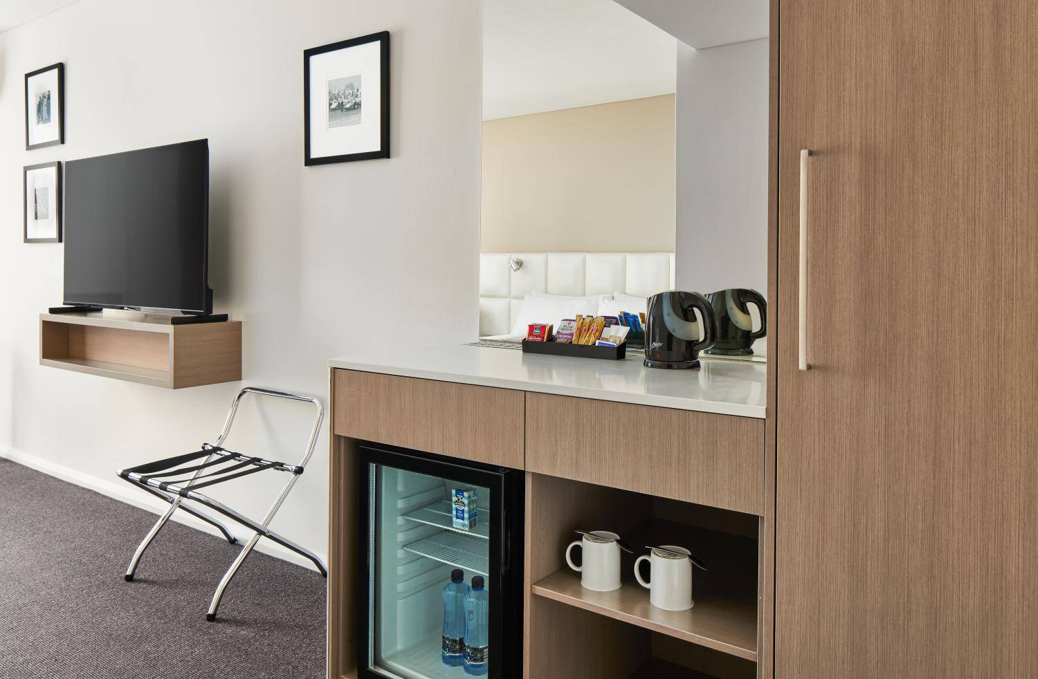 Holiday Inn Warwick Farm, an IHG Hotel