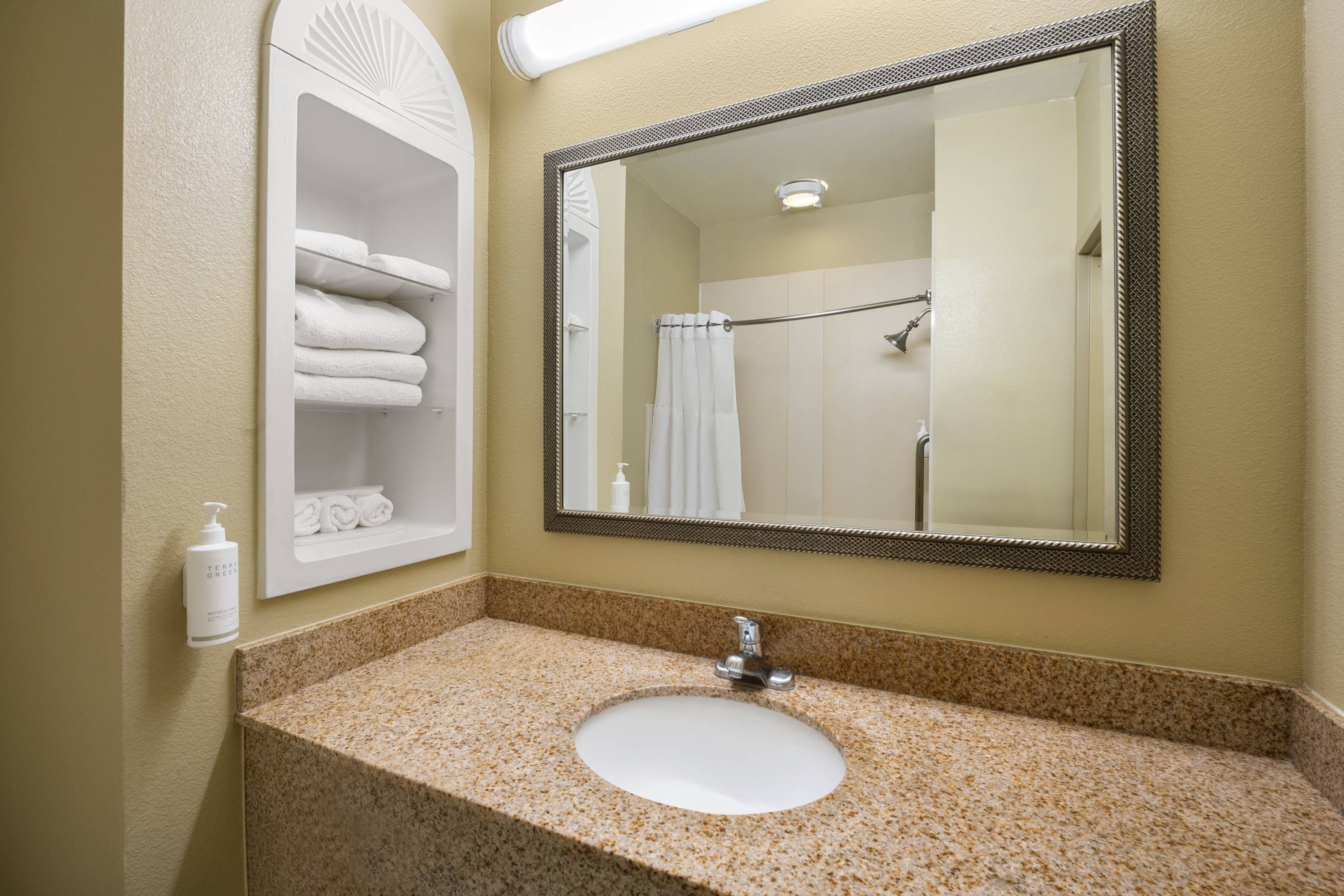 Hotel Marguerite South Anaheim - Garden Grove, Trademark Collection by Wyndham