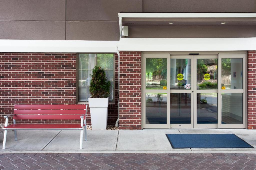 Holiday inn Express Haskell-Wayne Area, an IHG Hotel