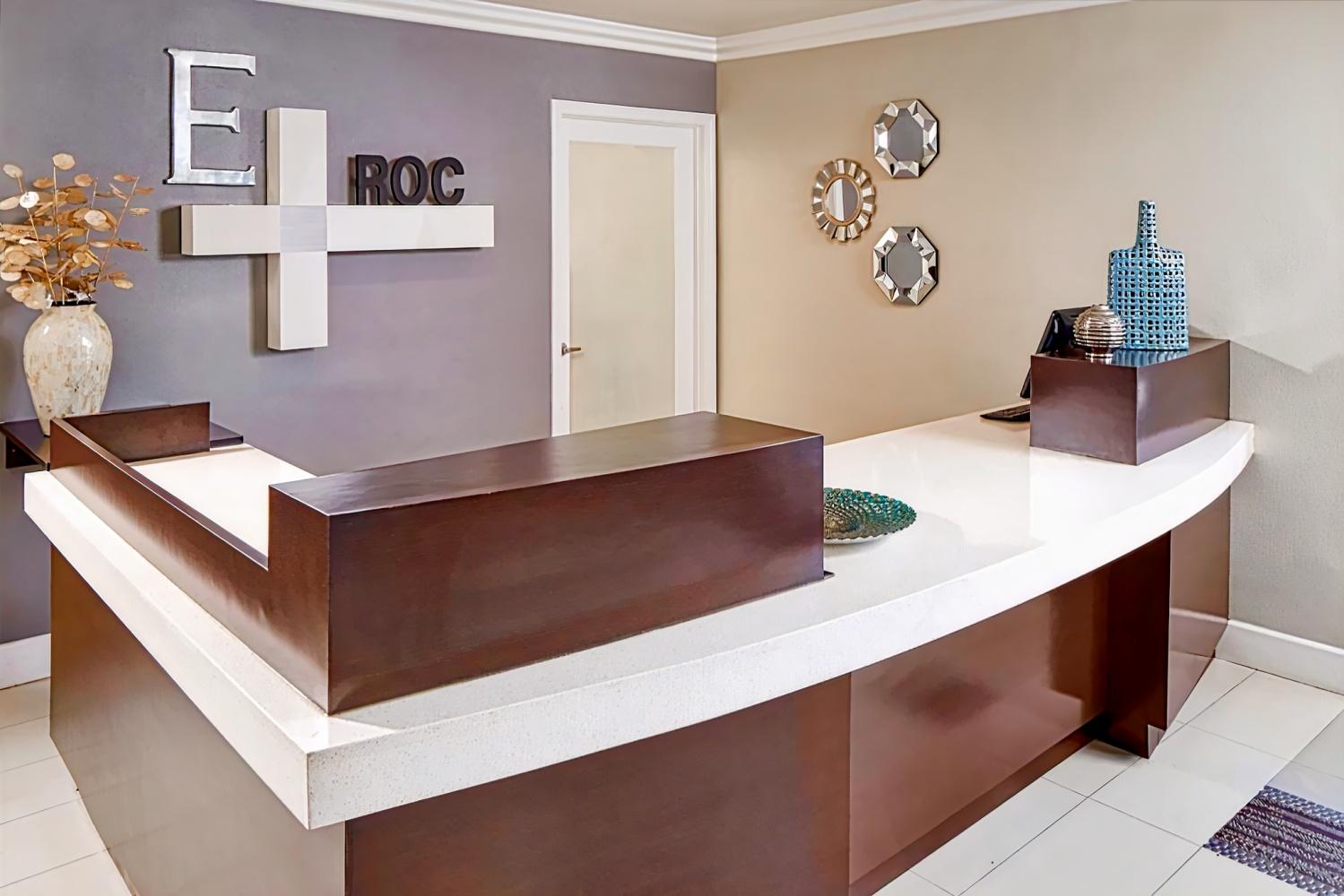 Eden Roc Inn & Suites