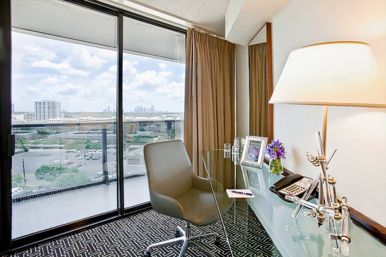 Hotel Derek Houston Galleria