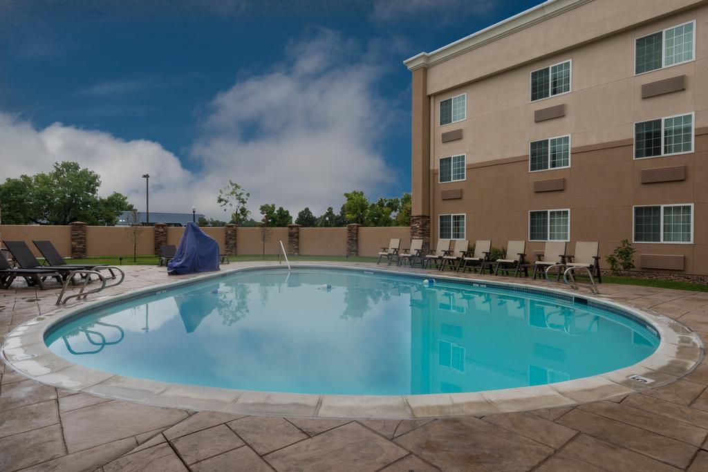 Holiday Inn Express & Suites Wheat Ridge-Denver West