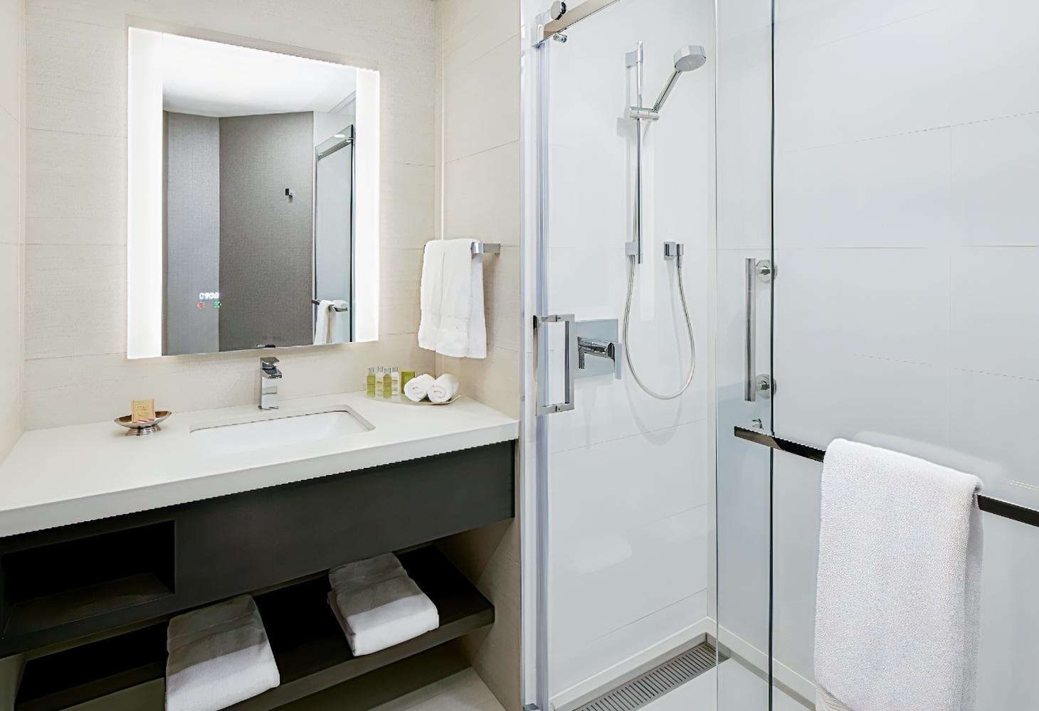 DoubleTree by Hilton Montreal