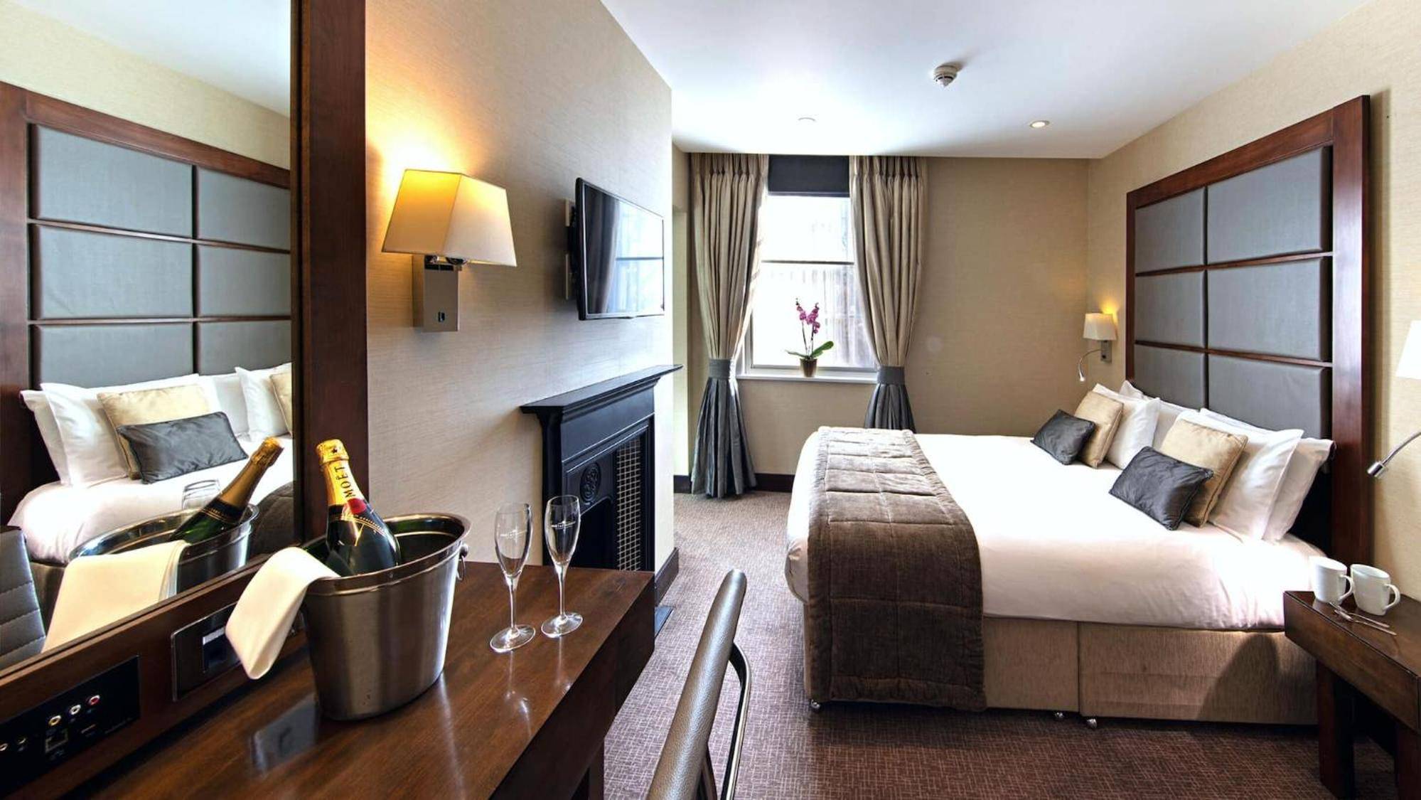 The Wellington by Blue Orchid Hospitality