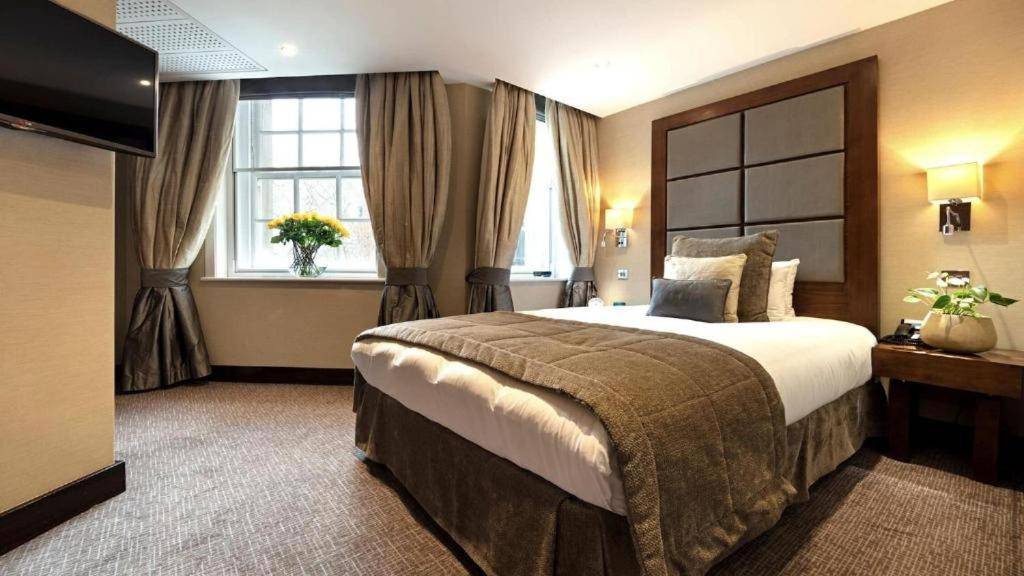 The Wellington by Blue Orchid Hospitality