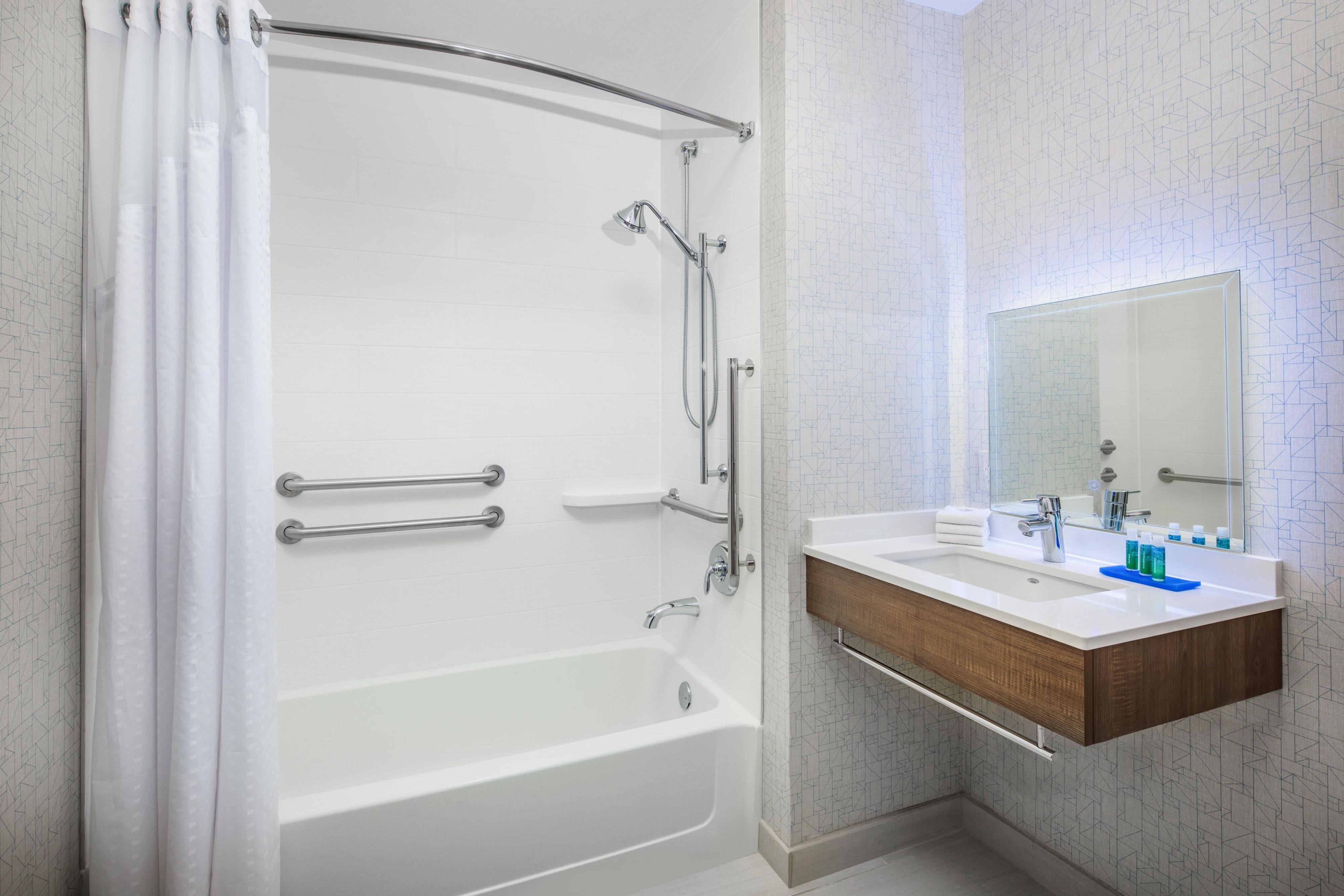 Holiday Inn Express & Suites Ontario Airport, an IHG Hotel