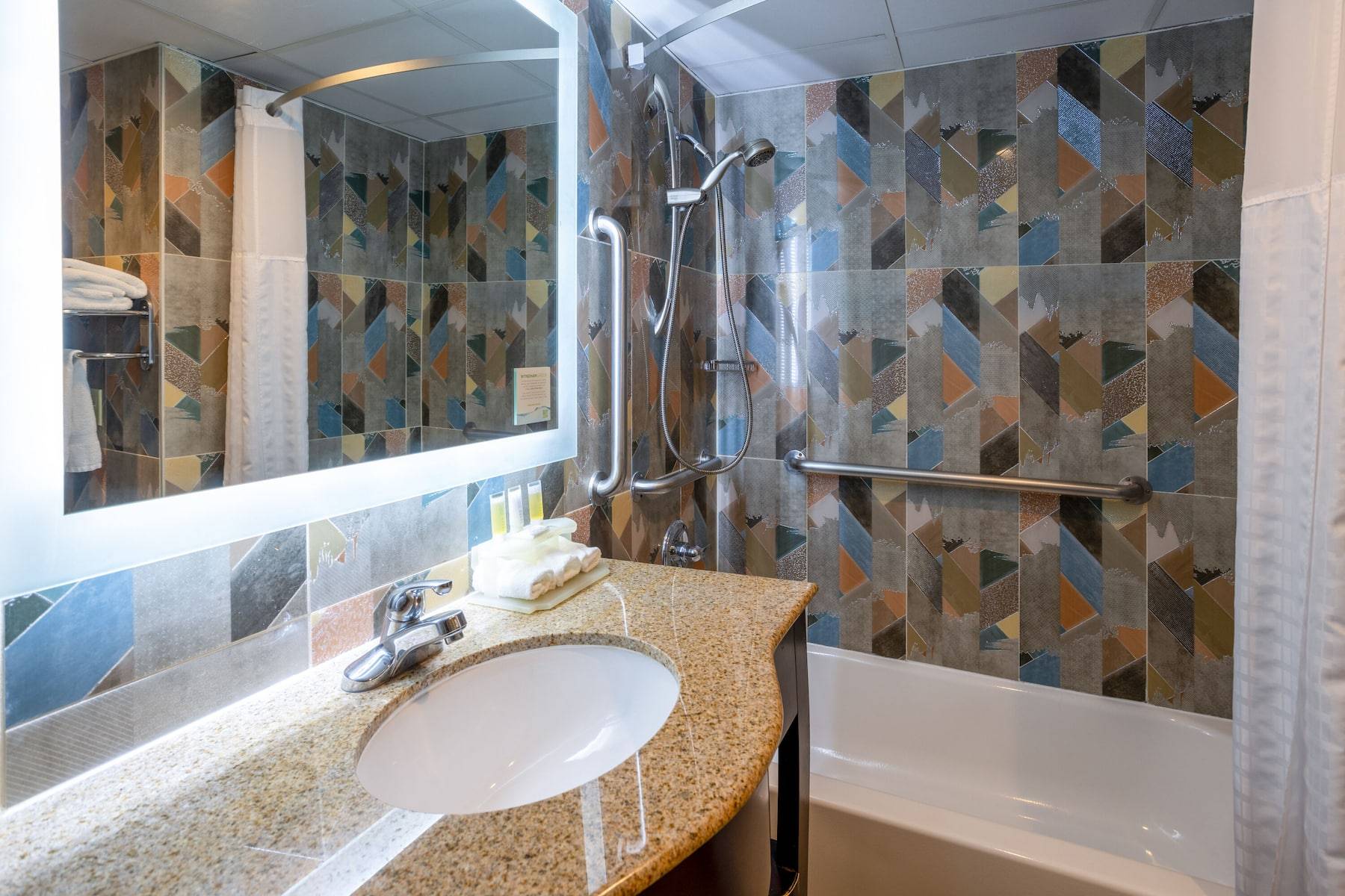 Days Hotel by Wyndham North Bergen /NYC Area