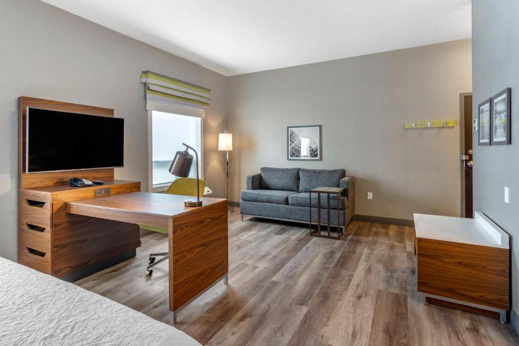 Hampton Inn & Suites by Hilton Edmonton/West