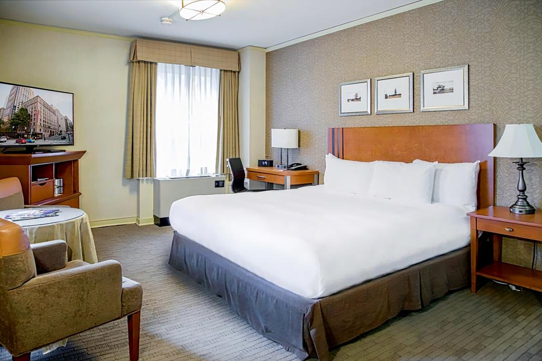 Executive Hotel Pacific