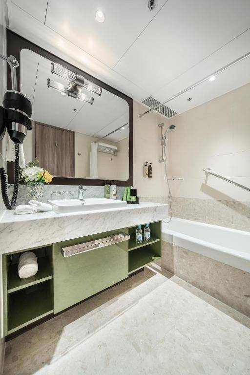 Harbour Plaza Metropolis