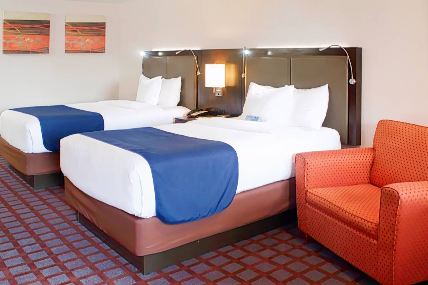 Days Inn by Wyndham Woodbury Long Island