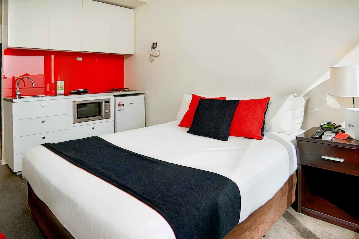 City Edge on Elizabeth Apartment Hotel