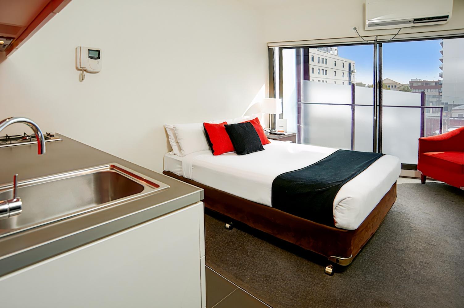 City Edge on Elizabeth Apartment Hotel