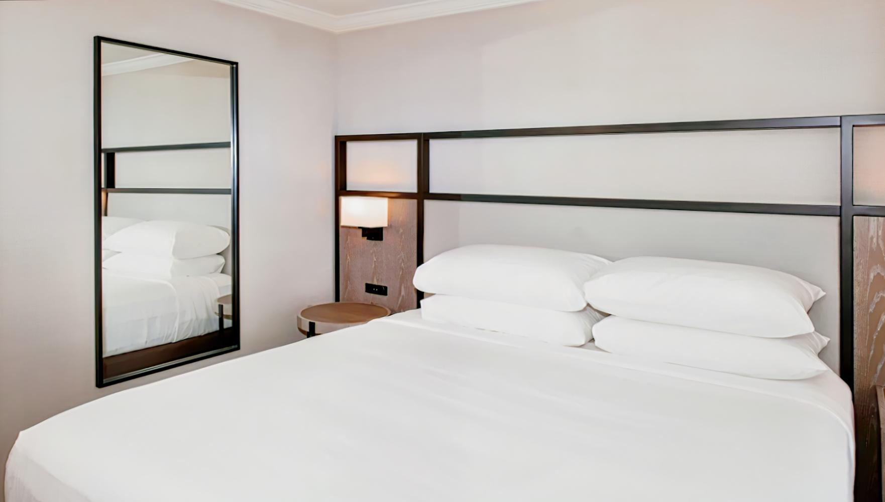 Holiday Inn Baltimore Inner Harbor