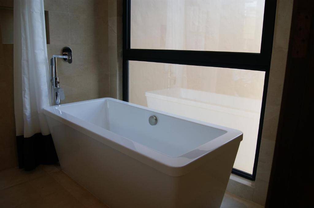 Aqueen Hotel Kitchener