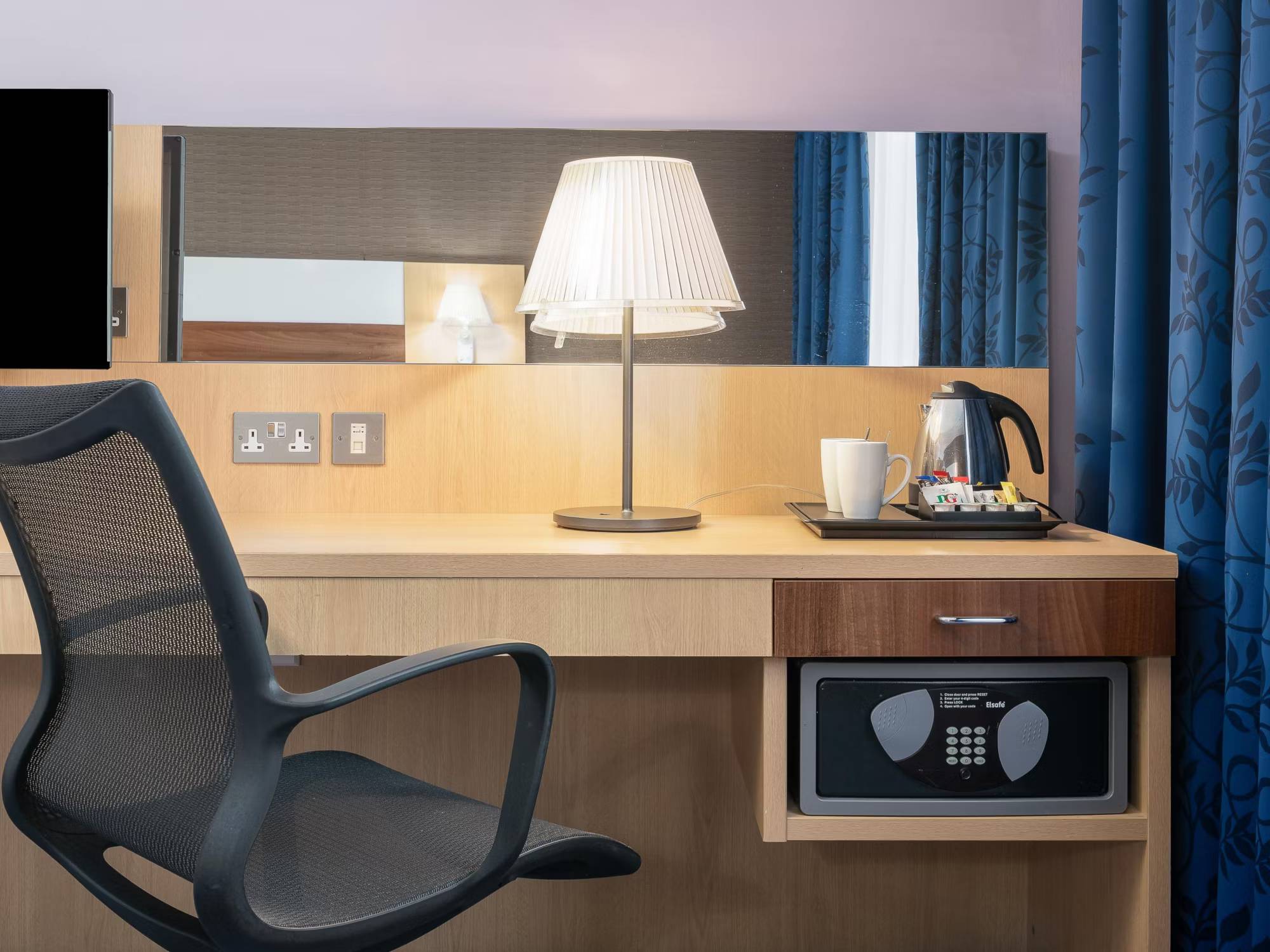 Holiday Inn Express Leigh - Sports Village, an IHG Hotel