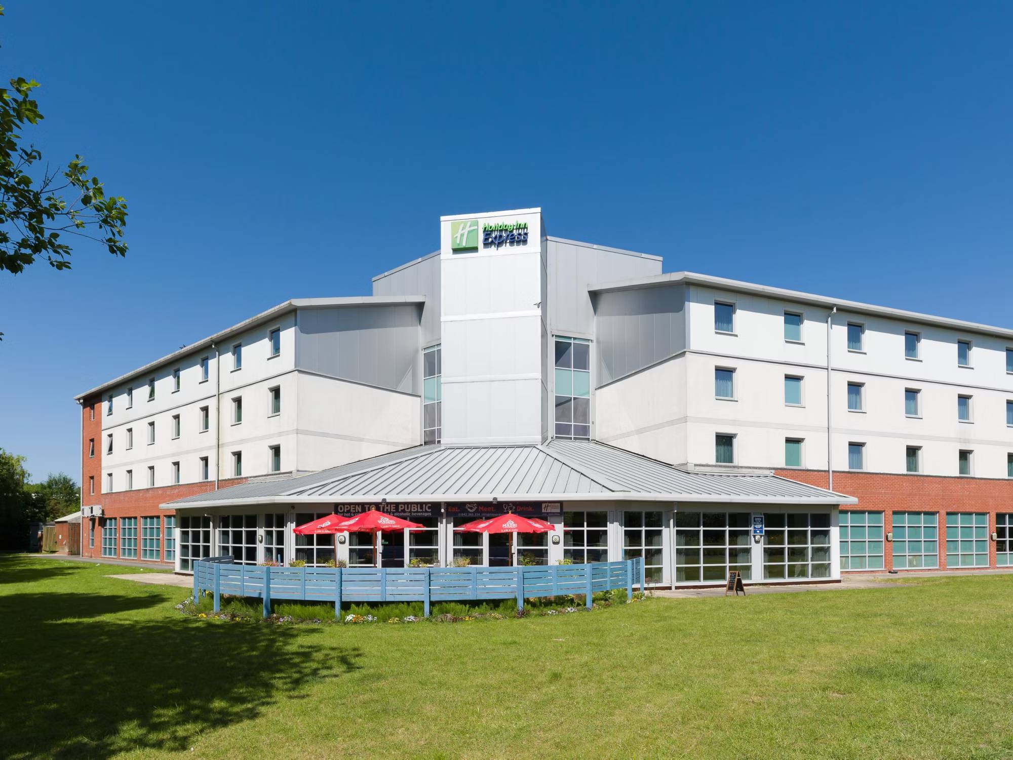 Holiday Inn Express Leigh - Sports Village, an IHG Hotel