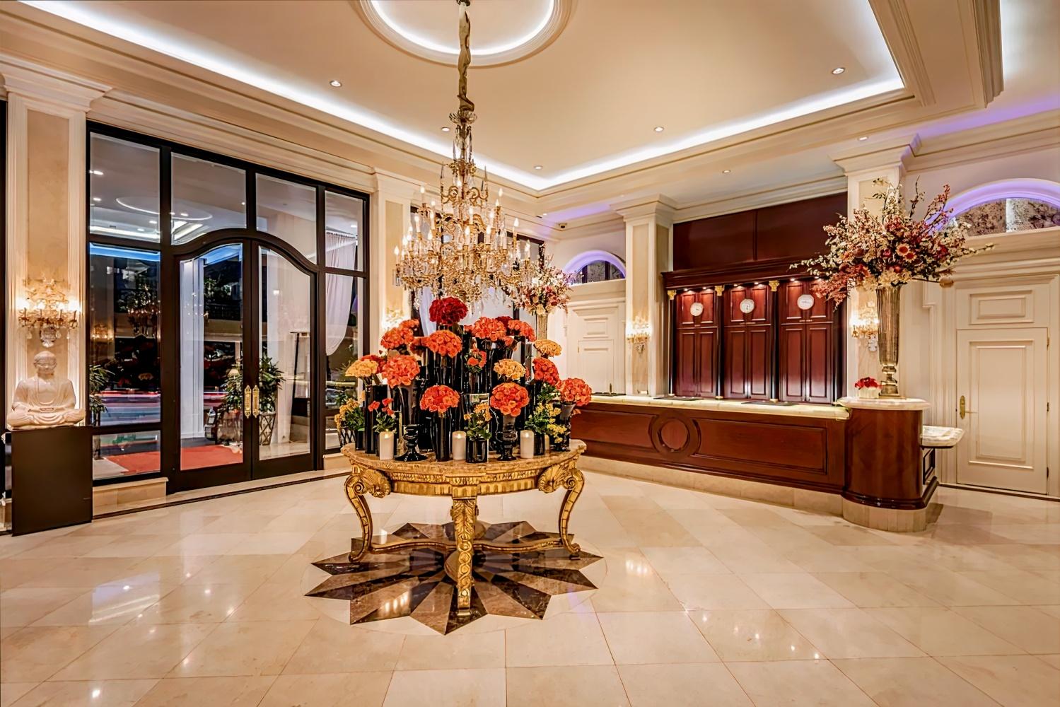 Beverly Hills Plaza Hotel & Spa