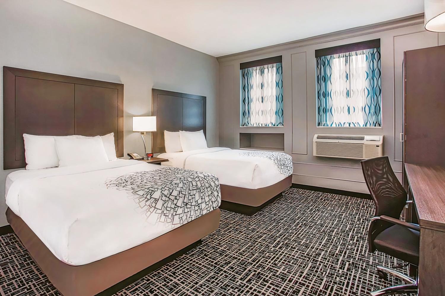 La Quinta Hotel & Suites by Wyndham Baltimore Downtown