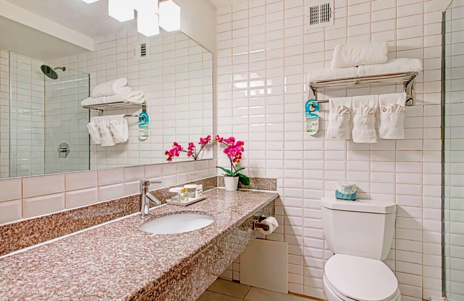 West Wing Hotel, Ascend Hotel Collection