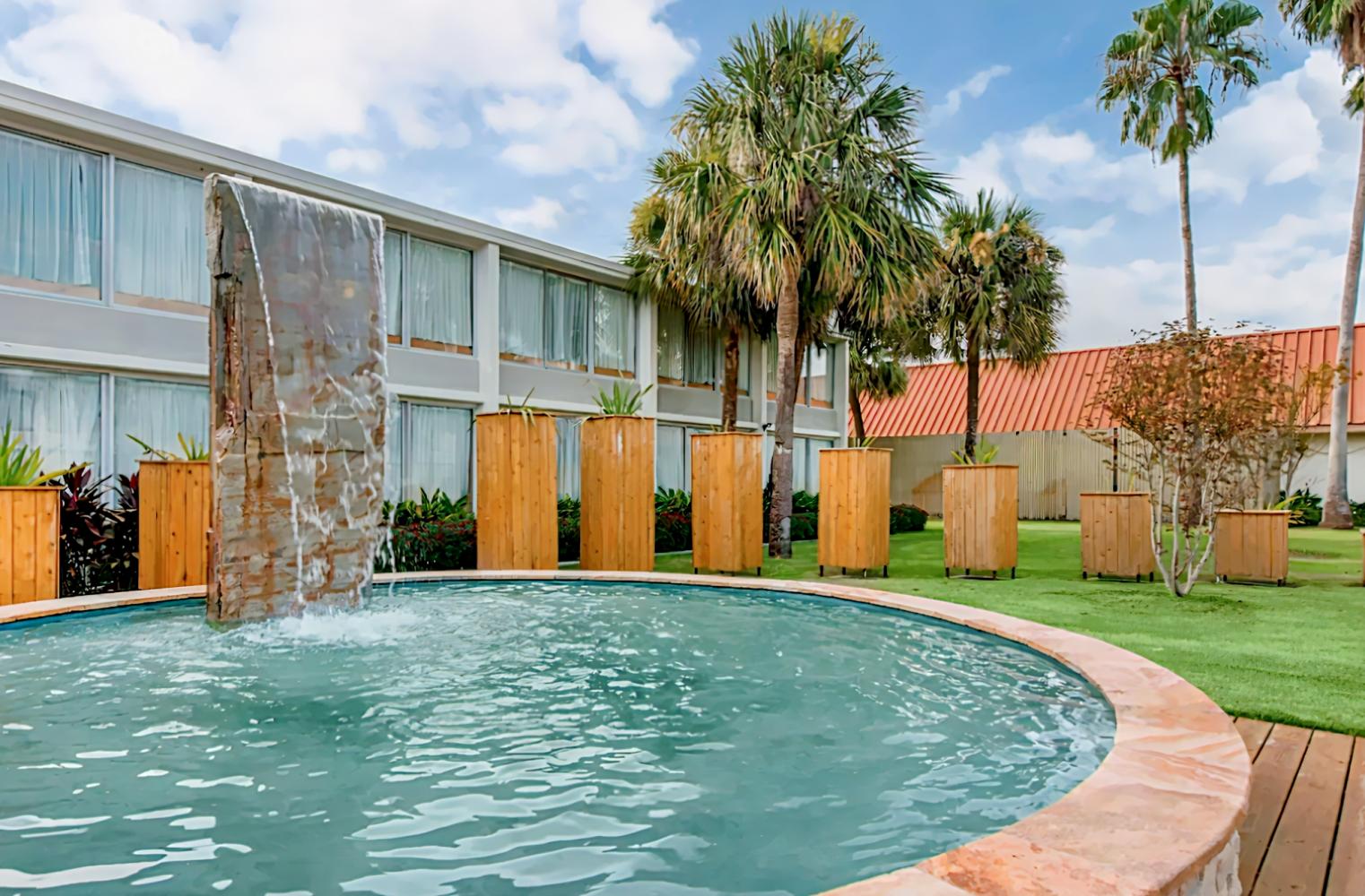 West Wing Hotel, Ascend Hotel Collection