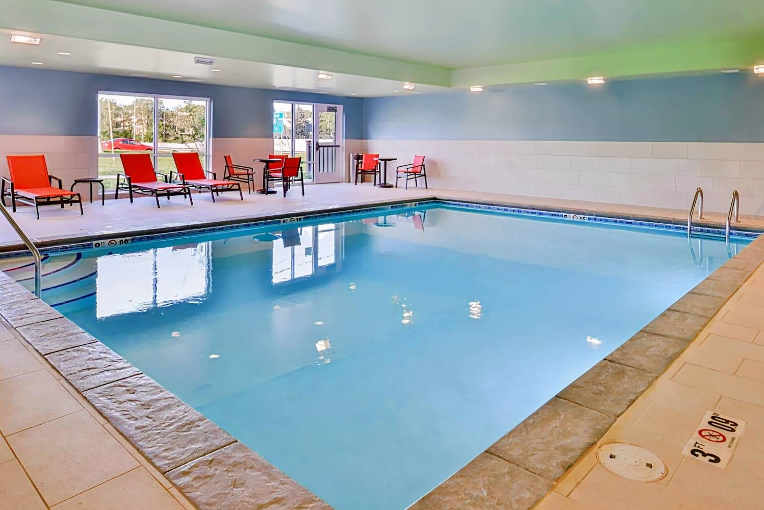 Holiday Inn Express & Suites Mall of America - MSP Airport