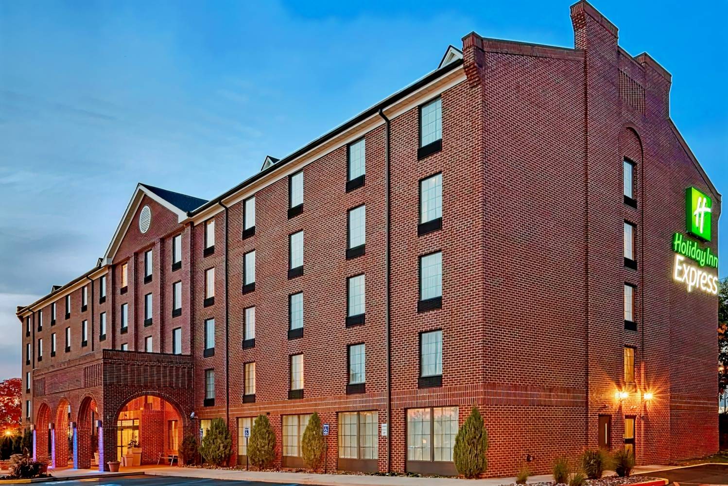 Holiday Inn Express Harrisburg East - Hershey Area