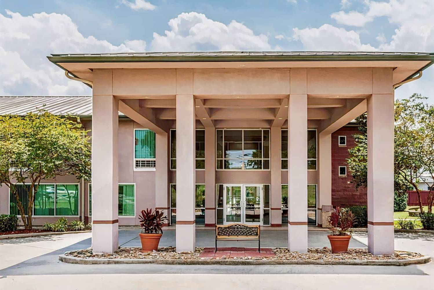 Ramada by Wyndham Luling