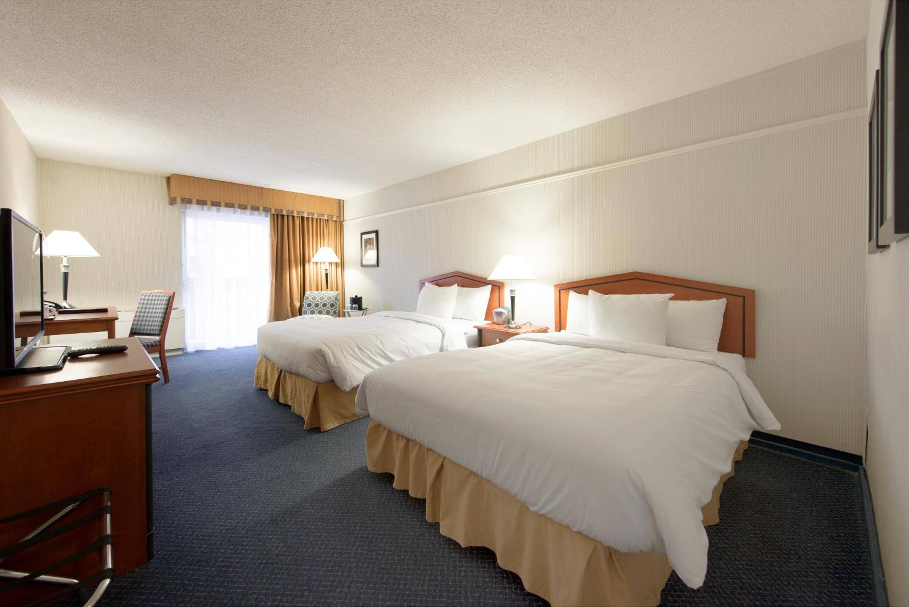 Toronto Don Valley Hotel & Suites