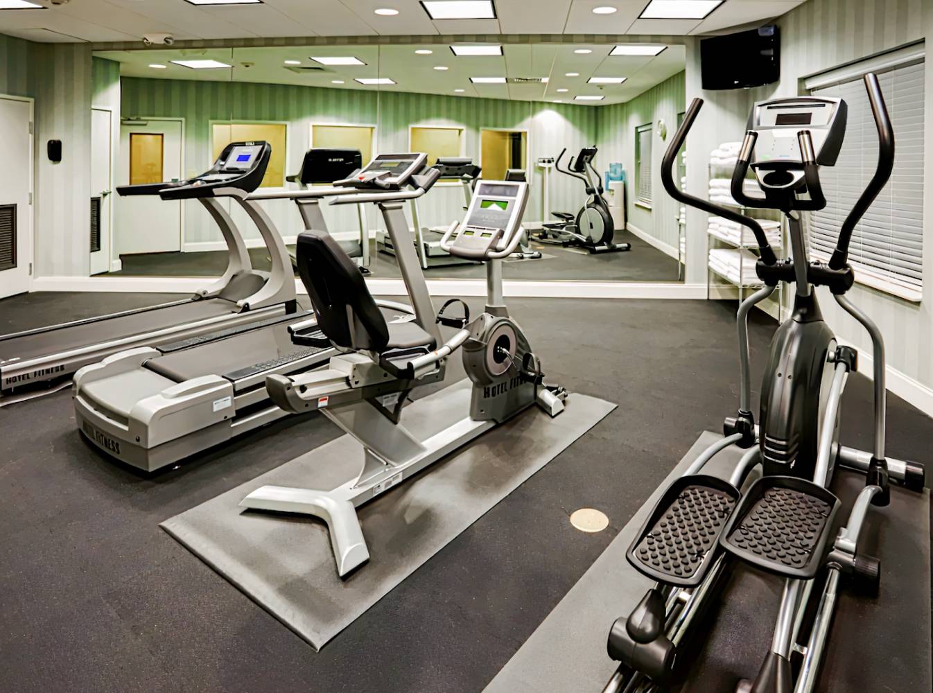 Holiday Inn Express & Suites Charleston - Mount Pleasant