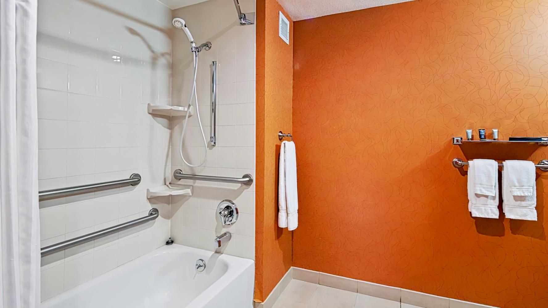 BEST WESTERN PLUS Fresno Airport Hotel