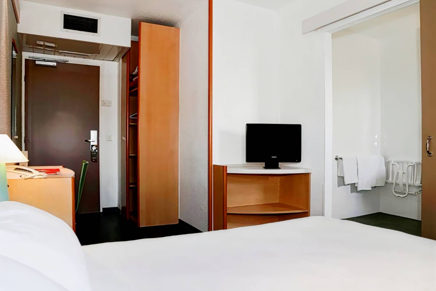 ibis Orange Centre Échangeur A7 A9