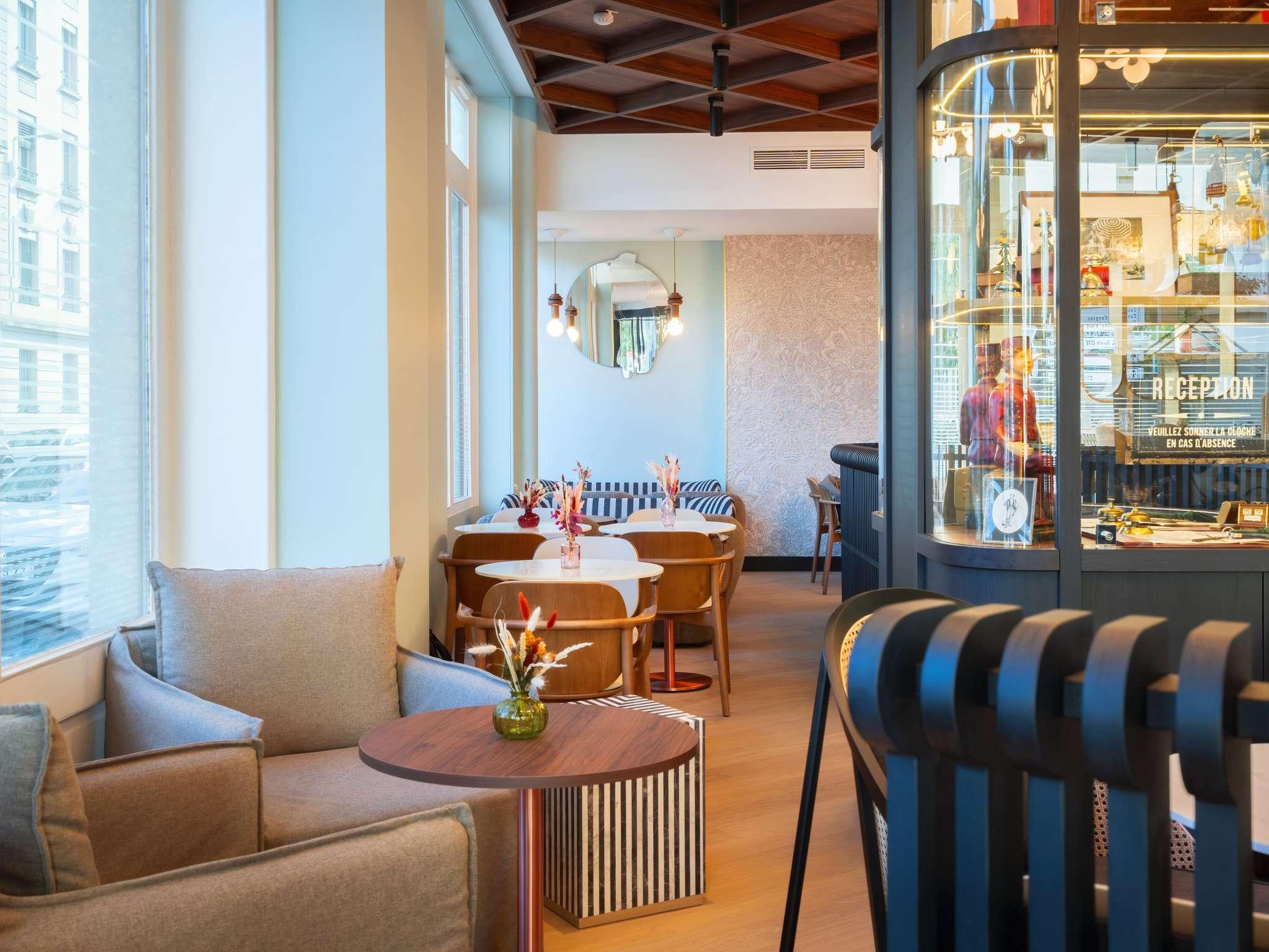 Grand Hotel des Brotteaux Lyon Handwritten Coll.