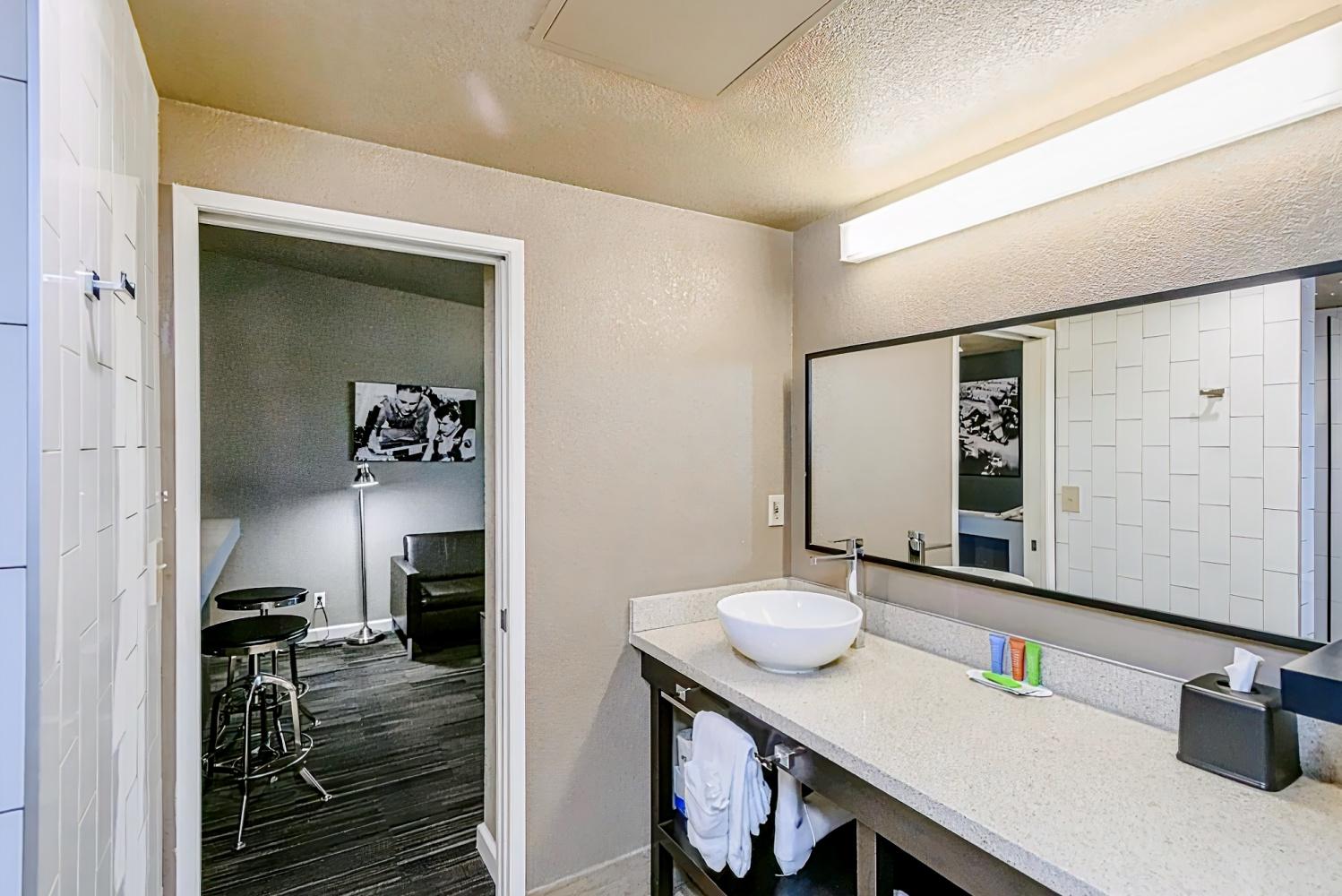 Lions Gate Hotel, A Trademark Collection by Wyndham