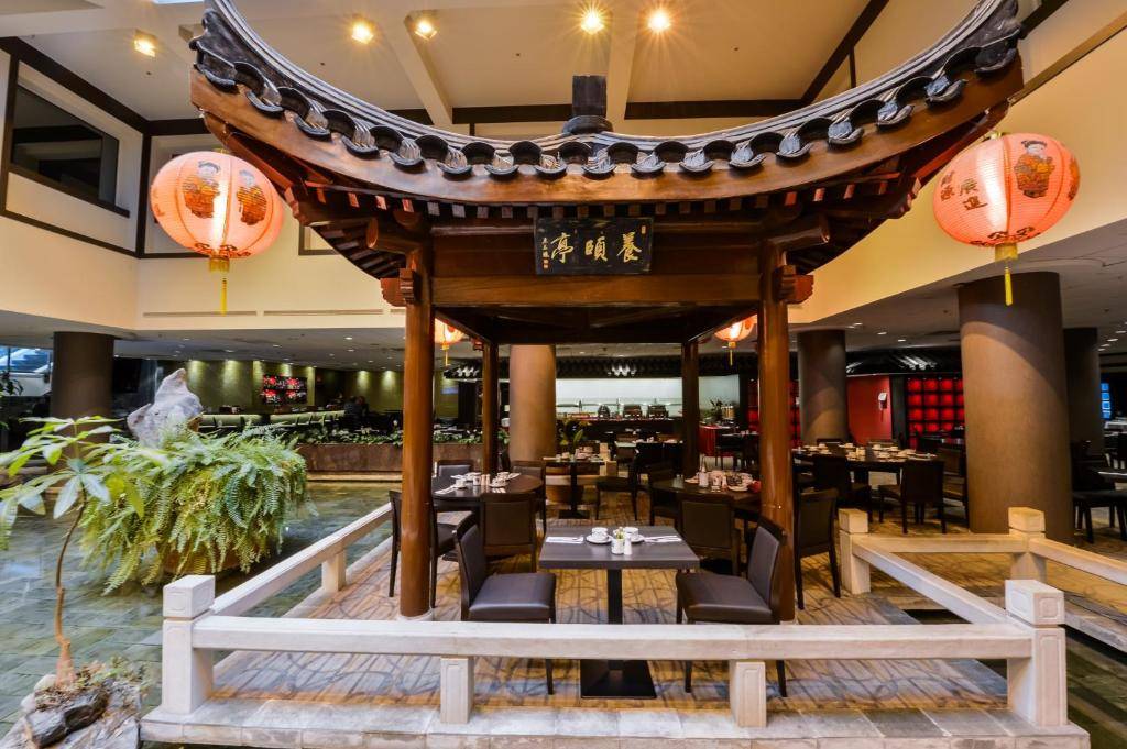 Holiday Inn Montreal Centre-Ville Downtown