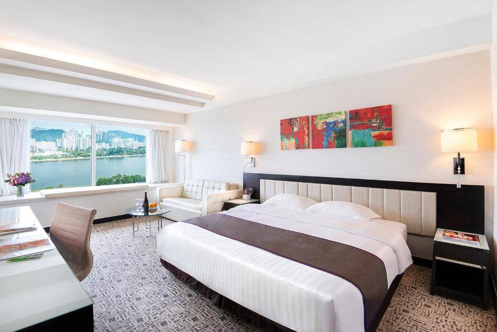 Regal Riverside Hotel