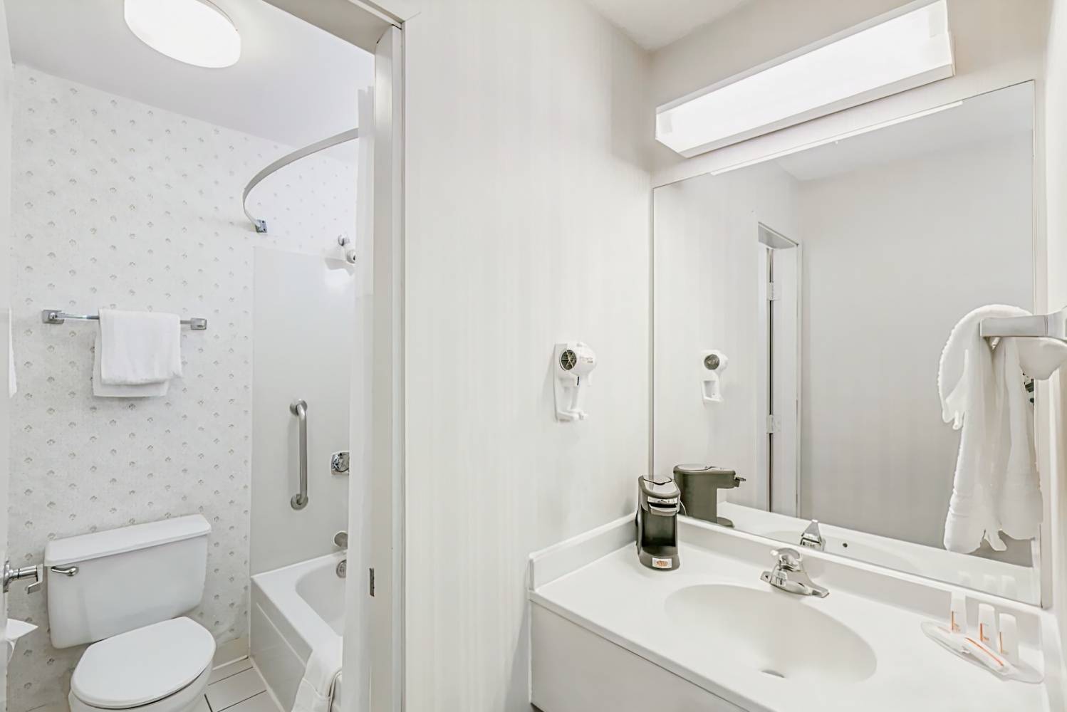 Days Inn by Wyndham Des Moines-West Clive