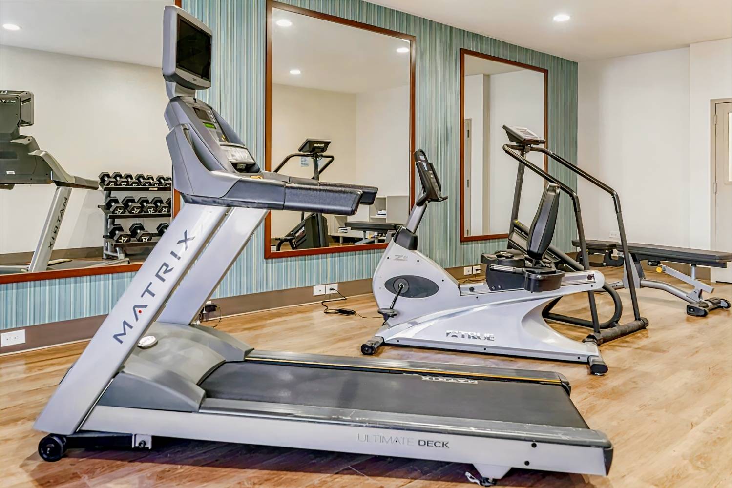 Holiday Inn Express & Suites Albuquerque Midtown