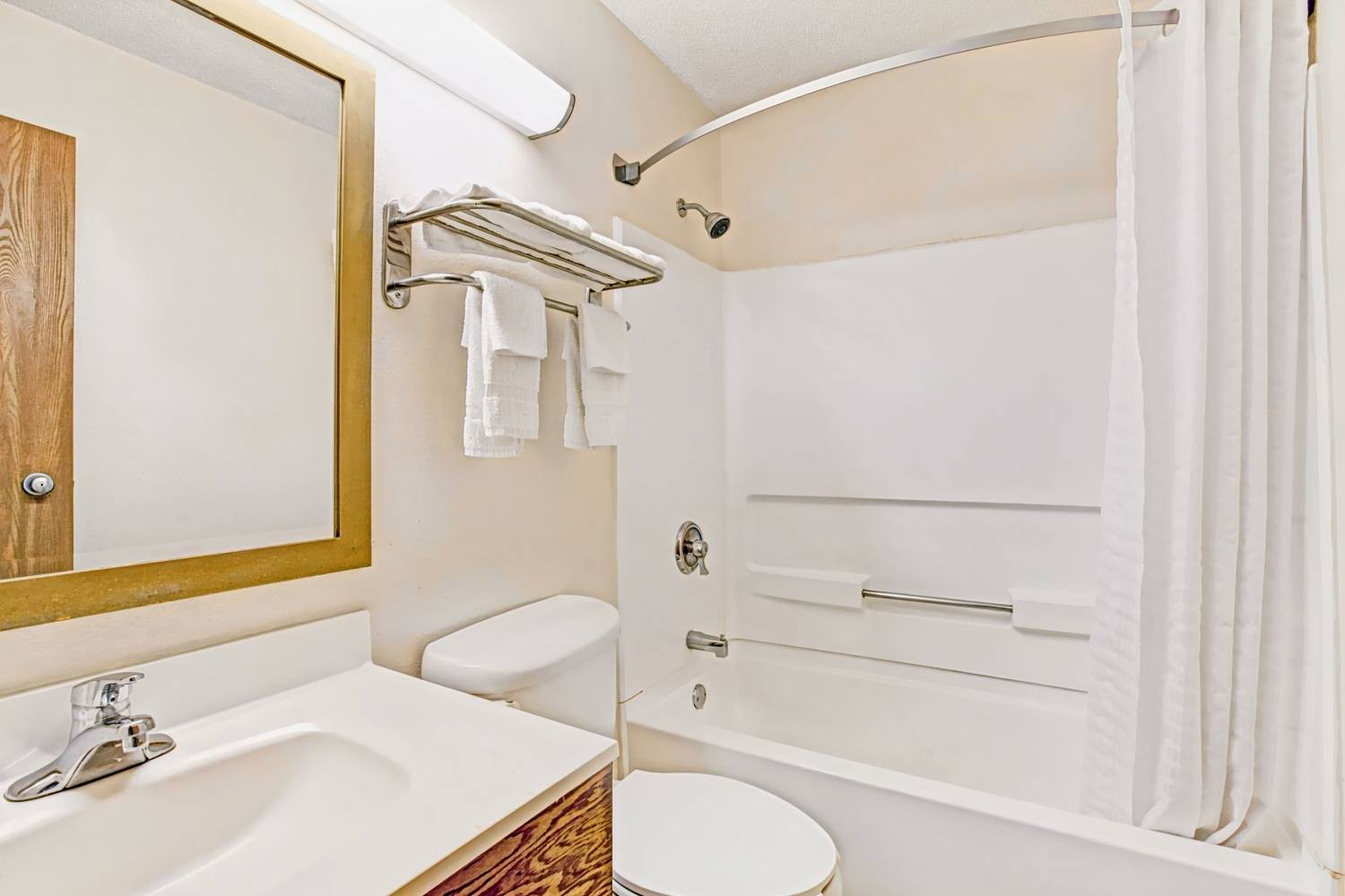 Super 8 by Wyndham Baltimore/Essex Area