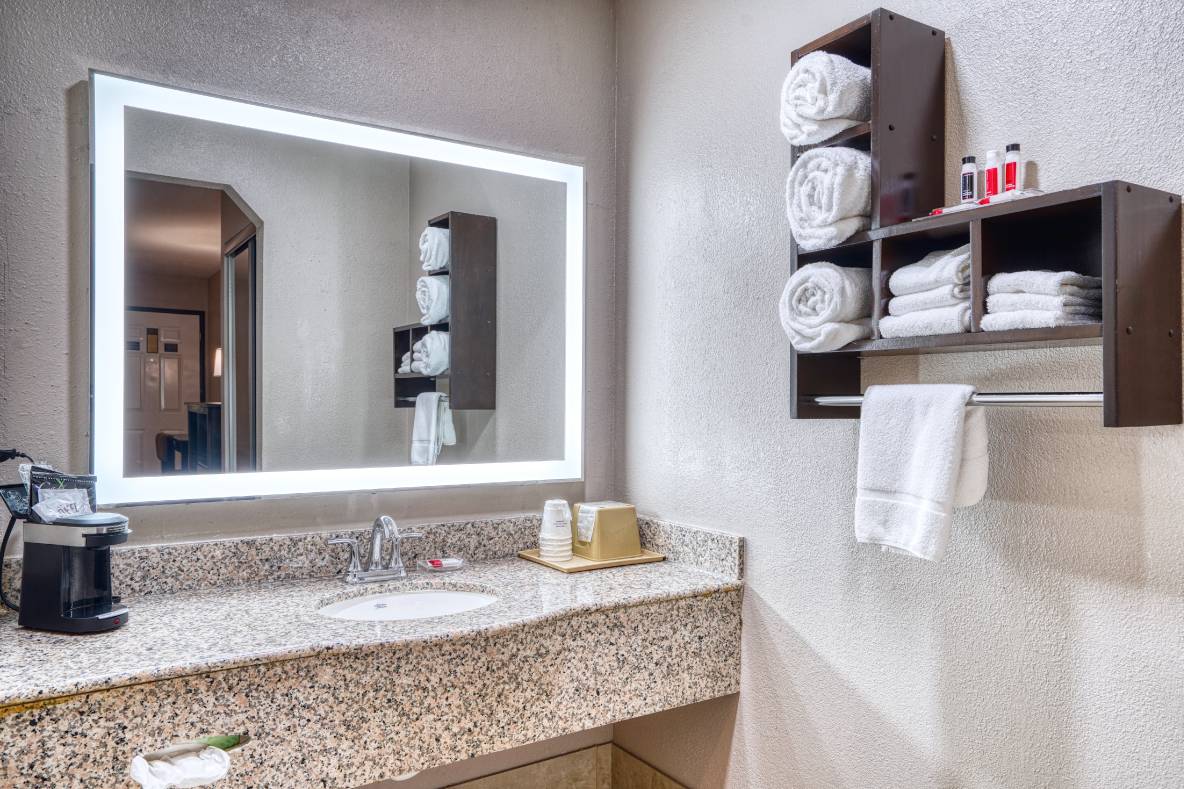 Super 8 by Wyndham Houston/ Webster - NASA