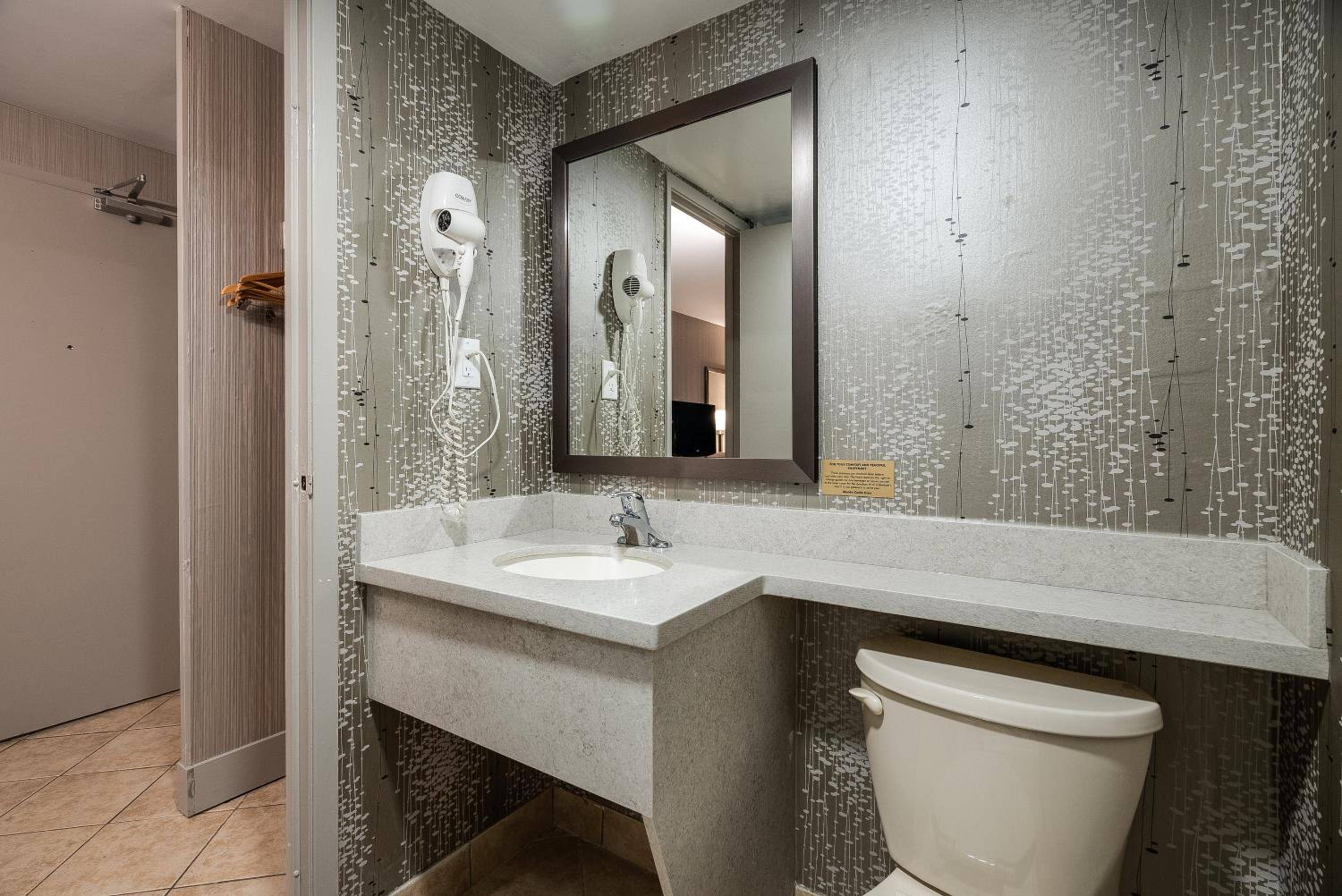 Monte Carlo Inn Toronto-West