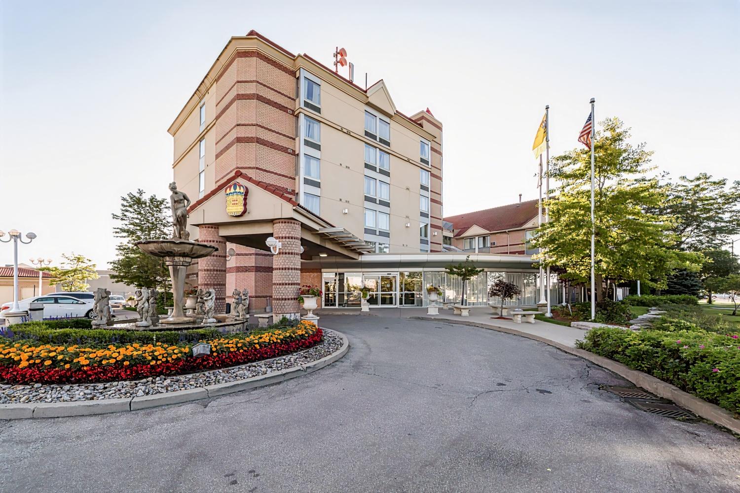 Monte Carlo Inn Airport Suites