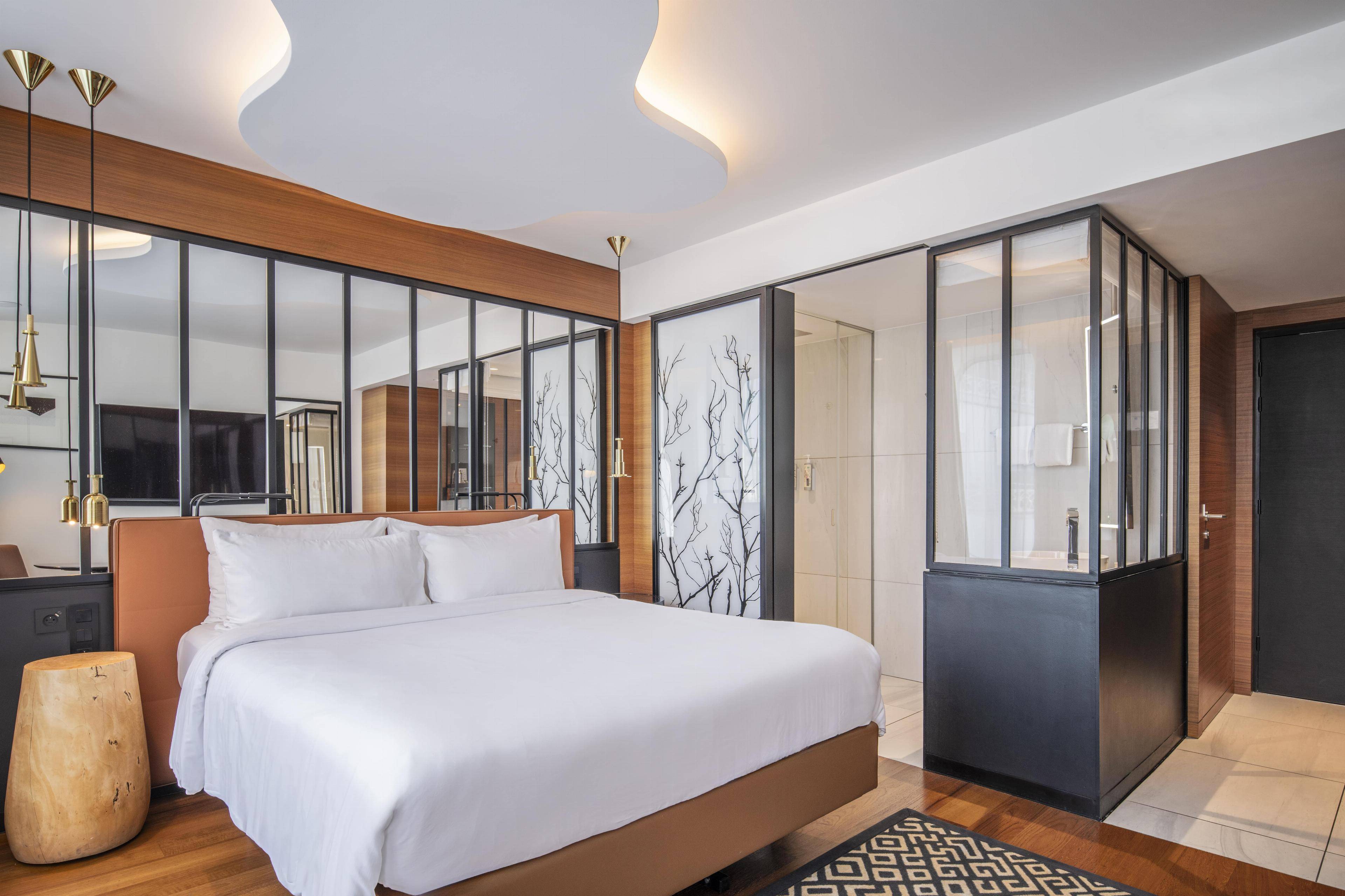 Renaissance Paris République