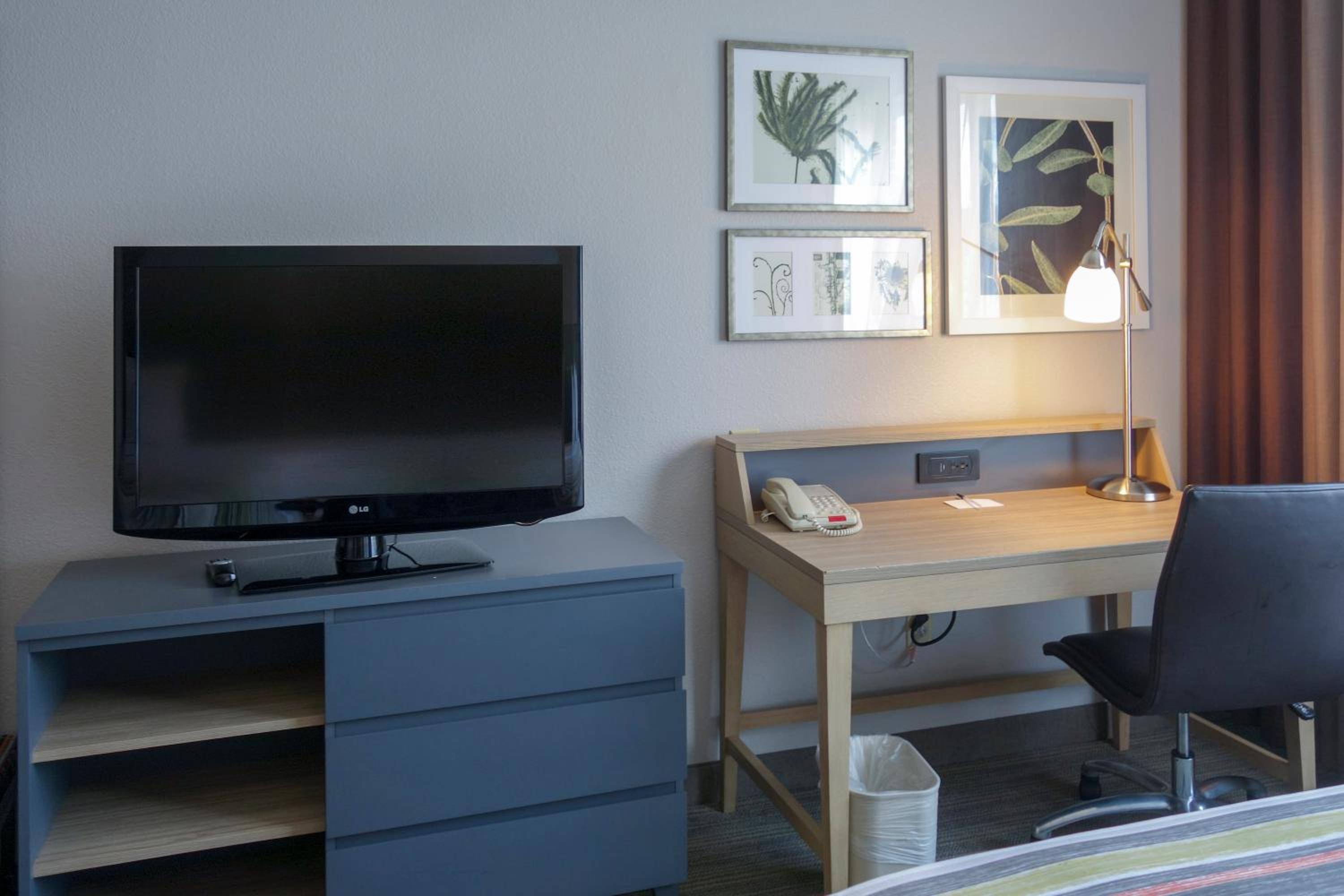 Country Inn & Suites by Radisson, Washington, D.C. East - Capitol Heights, MD