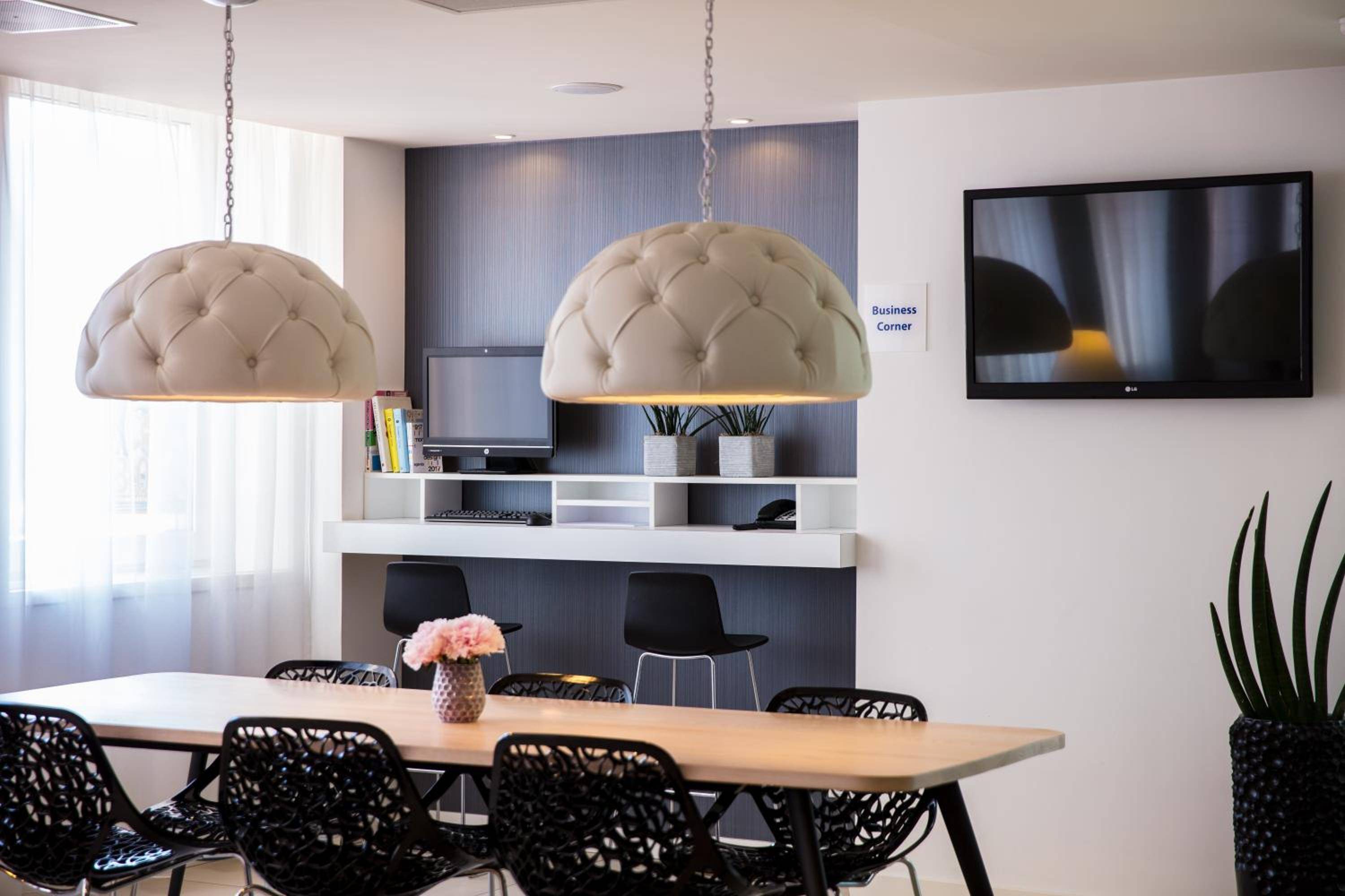 Holiday Inn Express Arnhem, an IHG Hotel