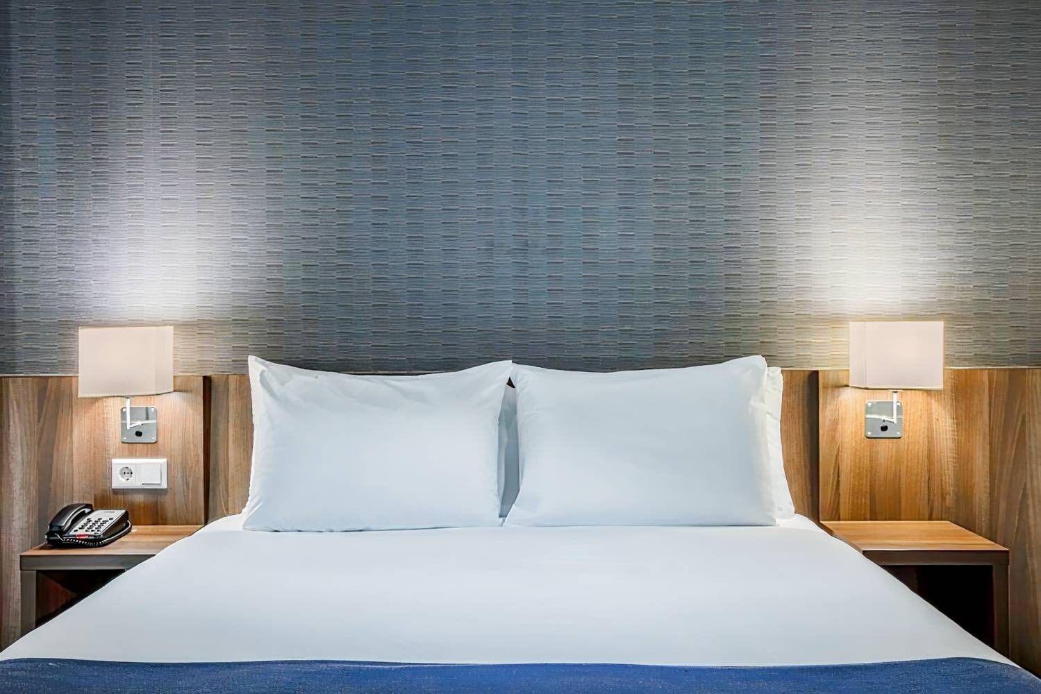 Holiday Inn Express Rotterdam - Central Station, an IHG Hotel