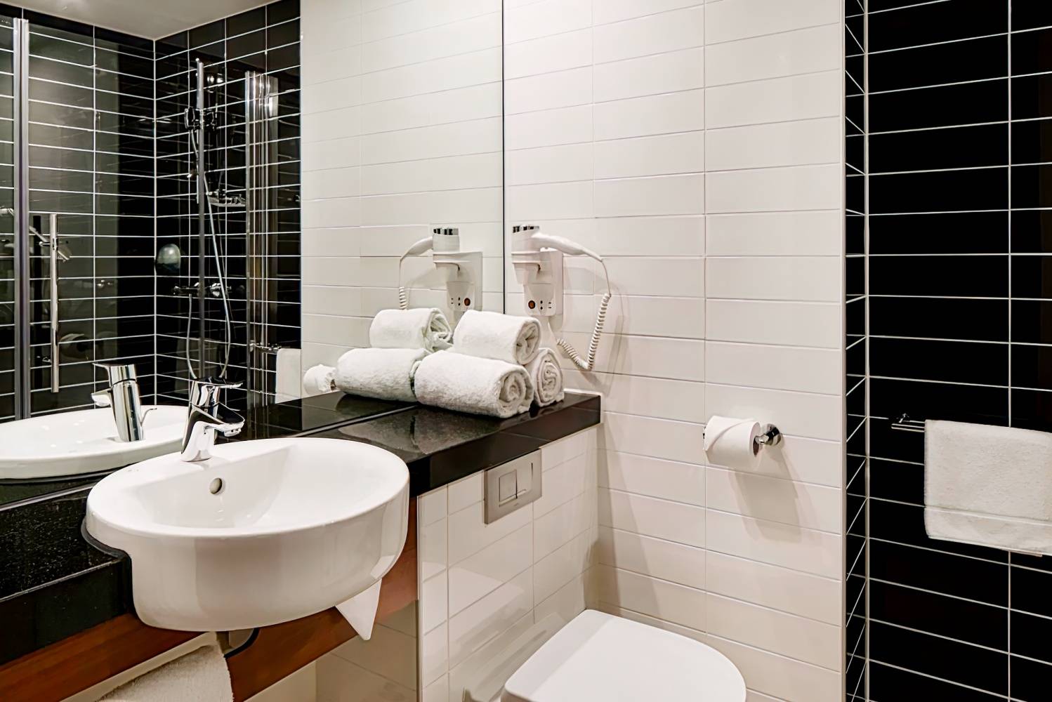 Holiday Inn Express Rotterdam - Central Station, an IHG Hotel