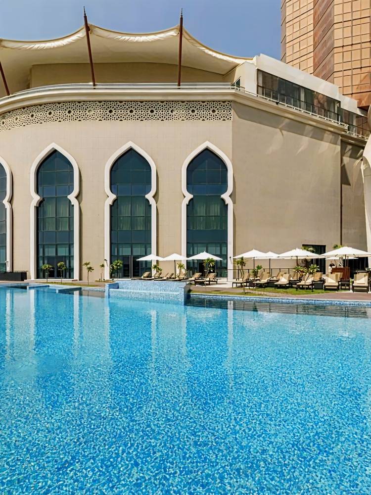 Bab Al Qasr Hotel